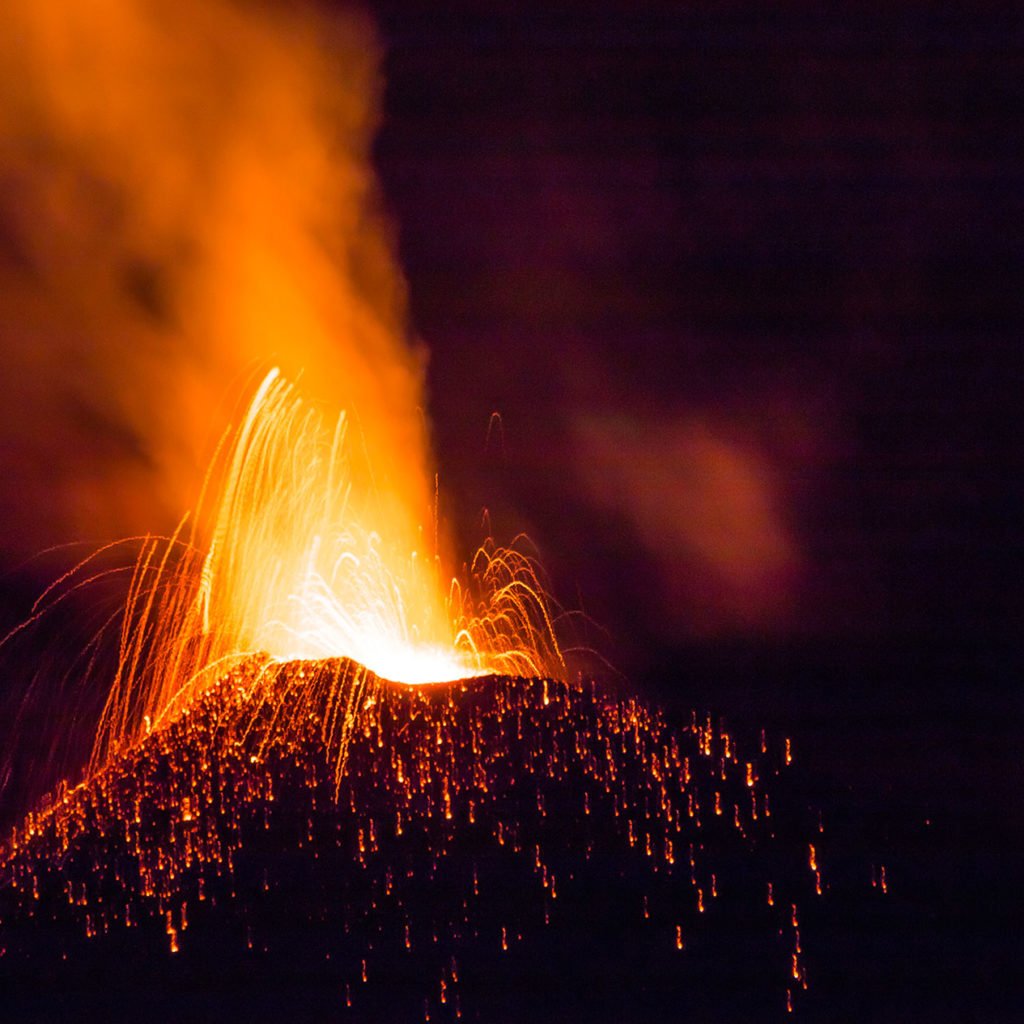 ACCUEIL-The Piton de la Fournaise plays its symphony !