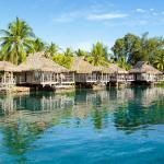 Madagascar - Maisons au bord lac