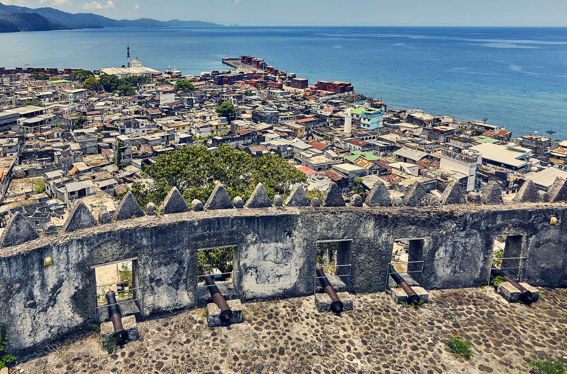 ACCUEIL-Operation cleaning of the historical and cultural sites et monuments of the Comoros