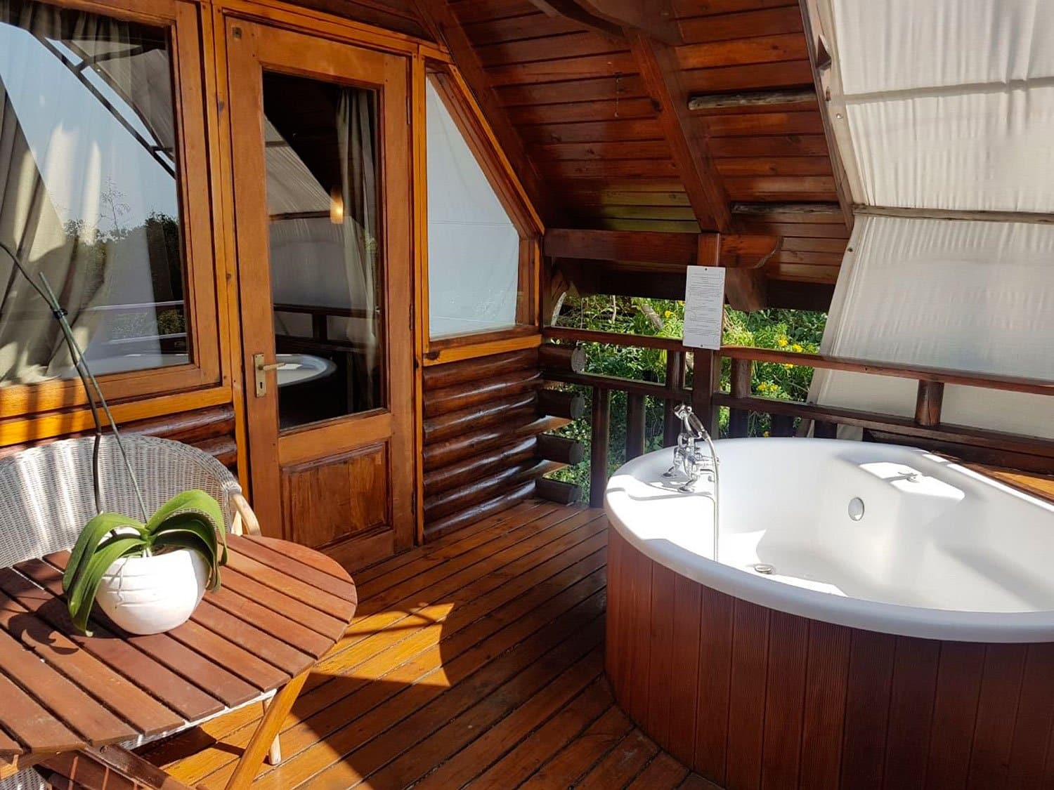 ARTICLE-Reunion Island's regional booking platform welcomes roche Tamarin Lodges & Spa