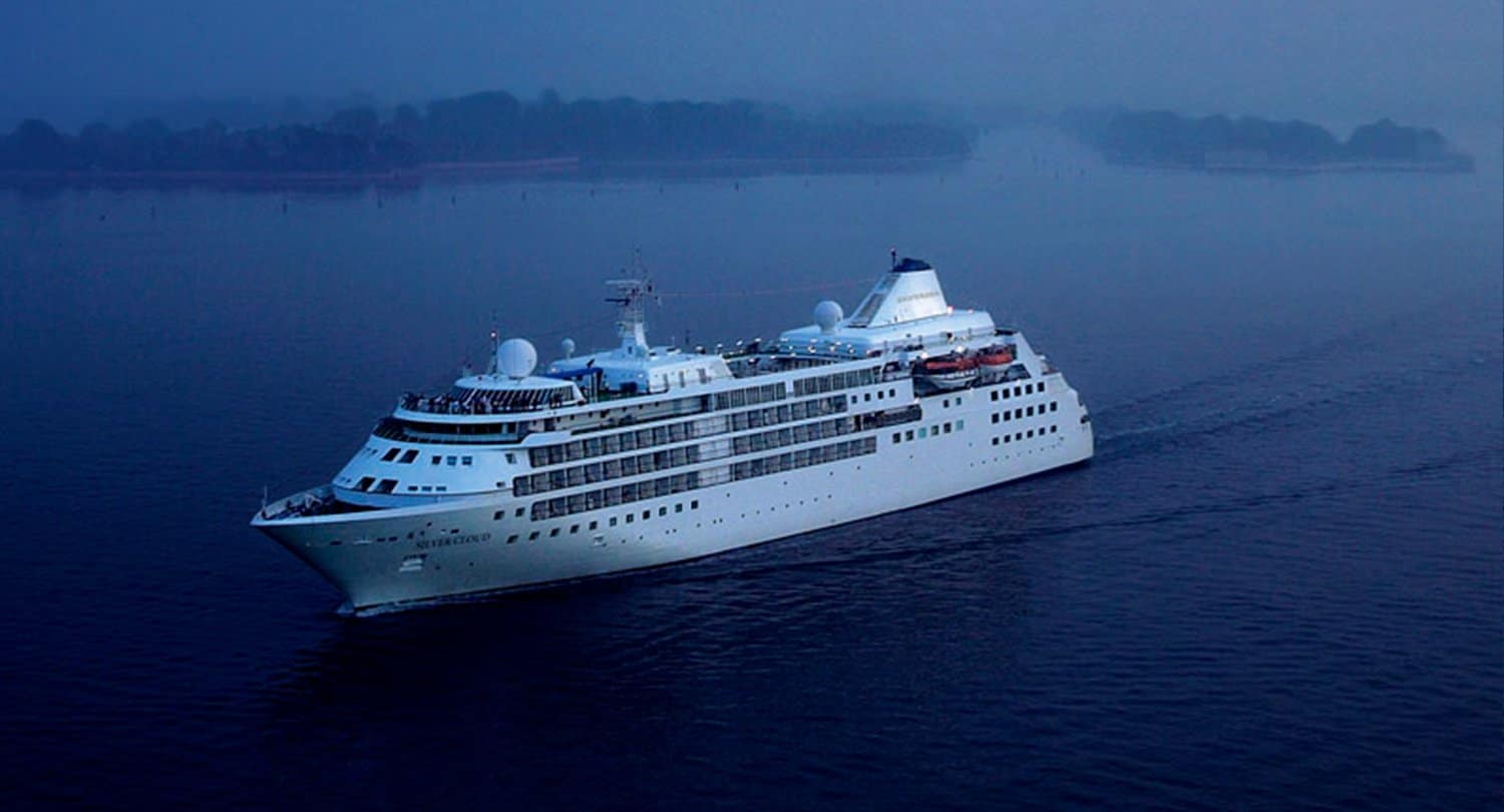 ARTICLE-The MV Silver Cloud, 1st visiting cruise ship of the Mayotte cruise season