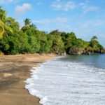 Mayotte - Plage bord d'océan