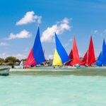 Île Maurice - Bord d'océan bateaux colorés