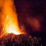 Île de la Réunion - Volcan en éruption
